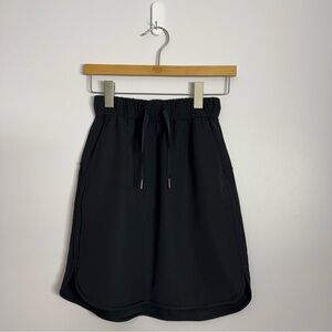 Lululemon On The Fly Skirt *Woven Black Size 2
